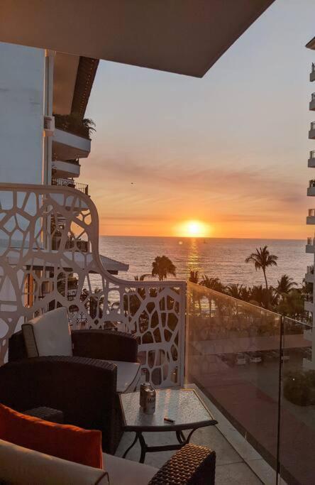 Ocean View Penthouse In P.V. Romantic Zone 푸에르토 발라타 외부 사진