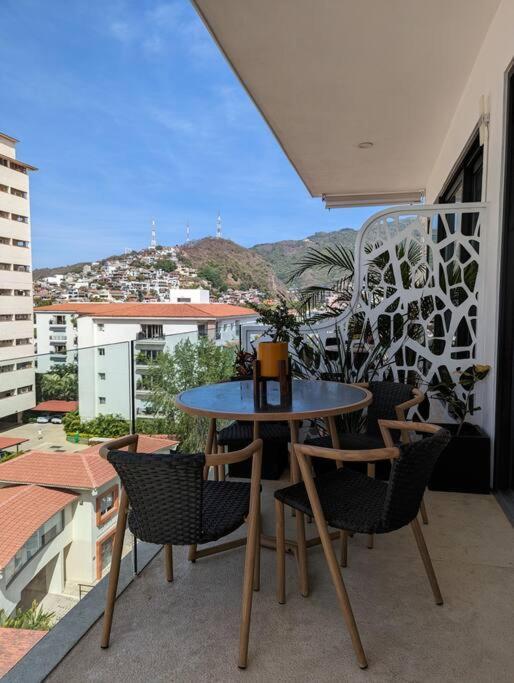 Ocean View Penthouse In P.V. Romantic Zone 푸에르토 발라타 외부 사진